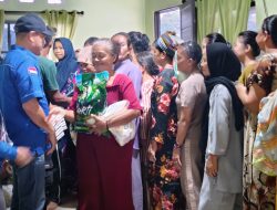 Langkah Awal Tongam Hanafi di Demokrat, Bagikan 200 KTA dan Sembako di Pulau Abang Batam